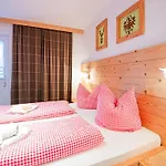 Beautiful In A Stunning Location With Sauna Vakantiehuis