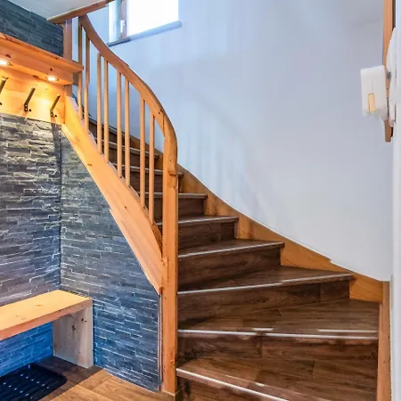 Beautiful In A Stunning Location With Sauna Fuegen